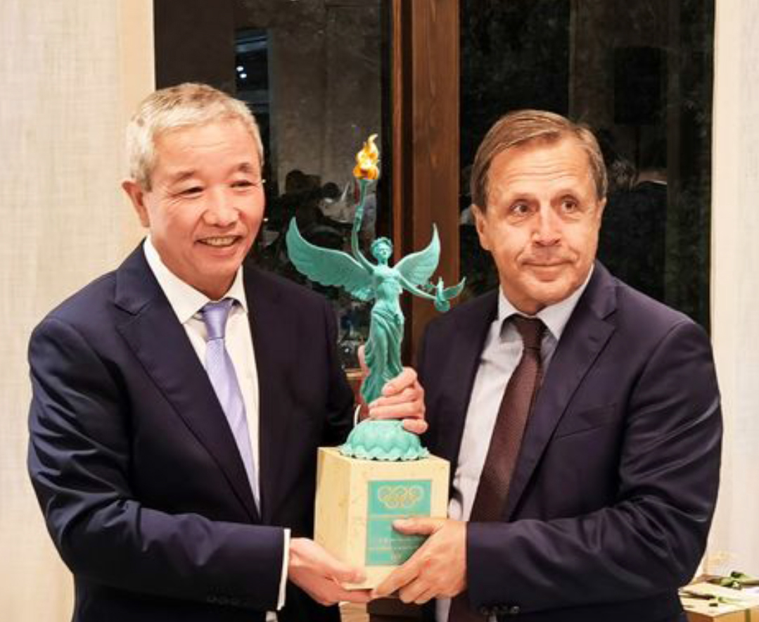Read more about the article Μεγάλο άγαλμα δωρίζει στο Δήμο Αρχ. Ολυμπίας η διάσημη κινέζα γλύπτρια Huang Jian
